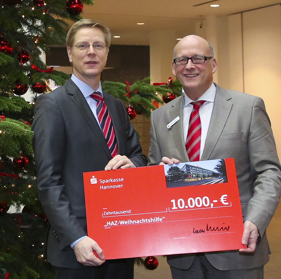 Sparkasse spendet 10000 Euro