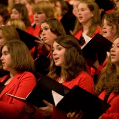 Mädchenchor singt für Weihnachtshilfe