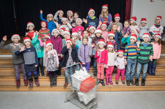 Die Grundschule Grimsehlweg hilft mit einem Kuchenbasar beim Winterfest. Foto: Eberstein