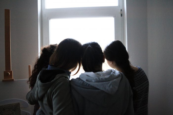 „Wir sind durch die Hölle gegangen“: Angeliki Papadopoulos und ihre drei Töchter halten zusammen – aber ihre Kraft ist erschöpft.Foto: Kutter