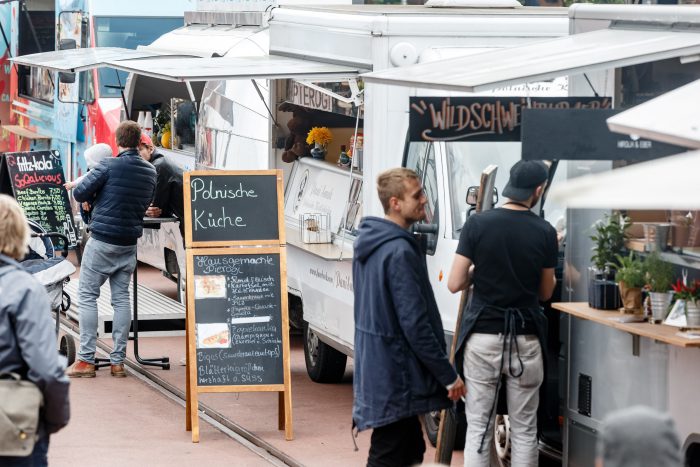 Die Betreiber von Foodtrucks sammeln nun auch für die Weihnachtshilfe.