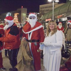 Nikolaus-Flashmob hilft bei der Spendensammlung