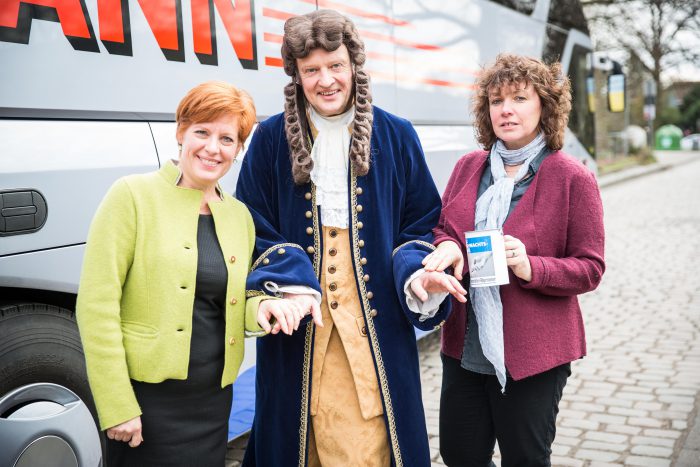 Im vergangenen Jahr half Leibniz bei den Tourenvorstellungen von Elke Siebert und Sigrid Wilckens. Foto: Jan Philipp Eberstein