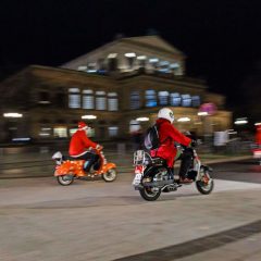Nikolaus fährt Vespa!