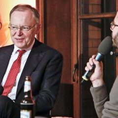 Stephan Weil beantwortet 100 Fußball-Fragen