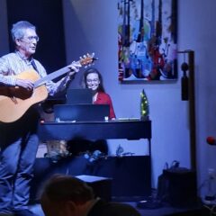 Musik und mehr mit Andy Reed bei der Offenen Bühne